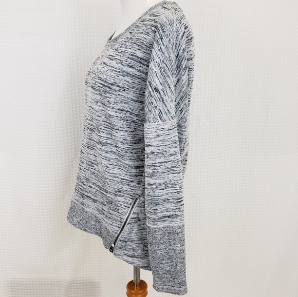 Athleta Sweatshirt Blissful Shark Bite Side Zip Sweatshirt Gray size Medium - Picture 4 of 9